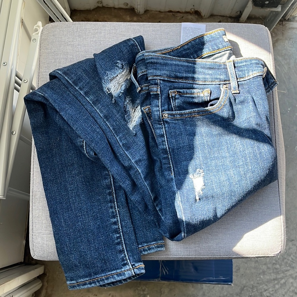 Levi girls jeans- ripped